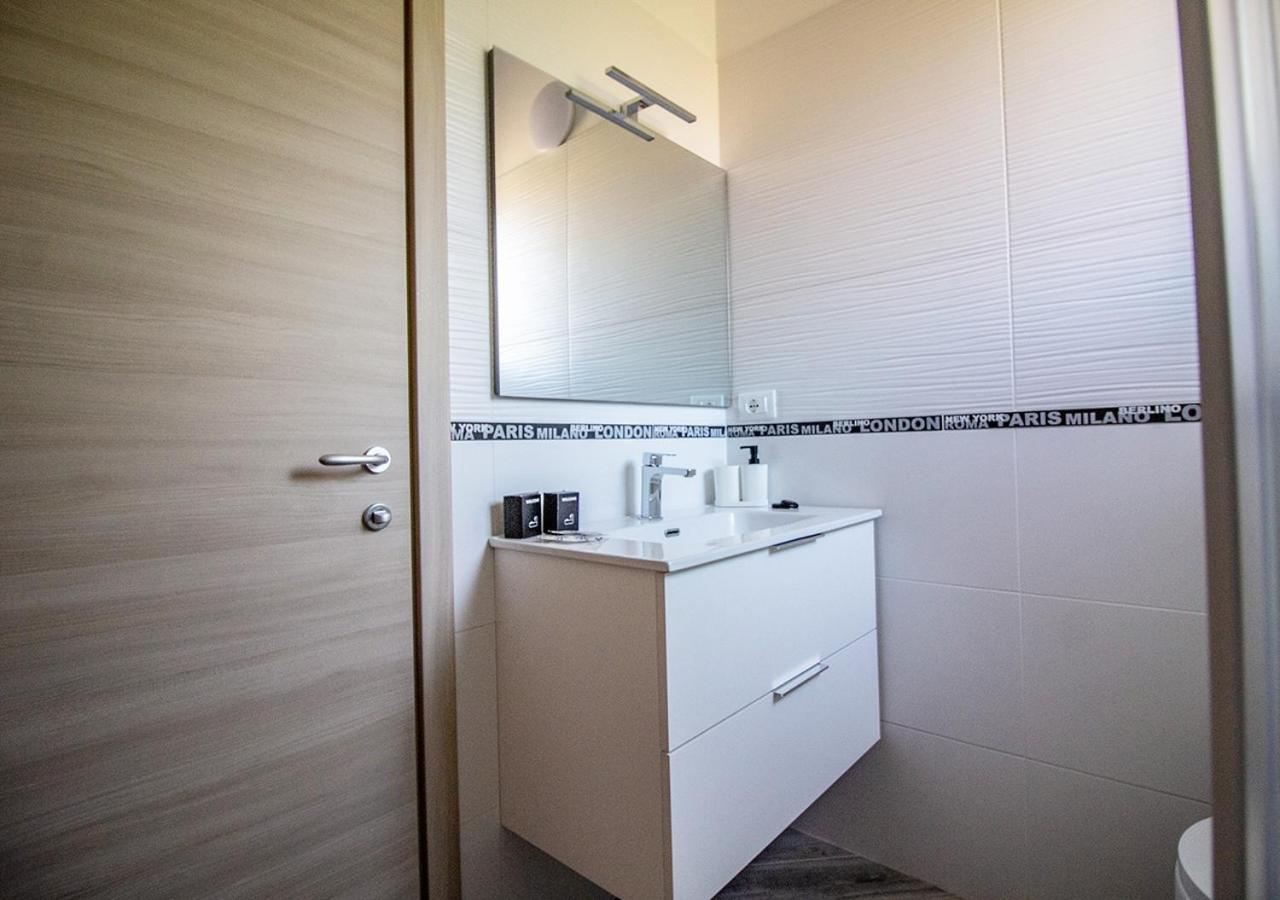 Athena Rooms - Parcheggio Privato Bologna Exterior photo